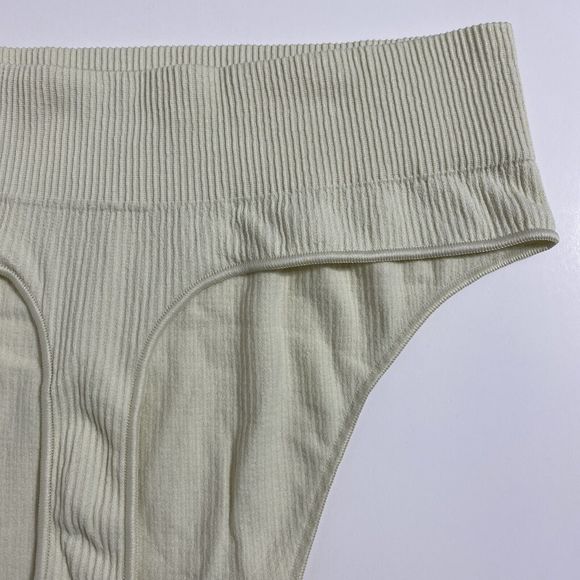 Skims Seamless Rib Thong Panty Panties Bone Cream Off White Ultra Soft NEW - Picture 10 of 14